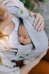This effortless hybrid baby carrier is an ideal choice for all parents looking for a simple and convenient carrier for babies from birth to 18 months (7-35 lb or 3.2-16 kg)!