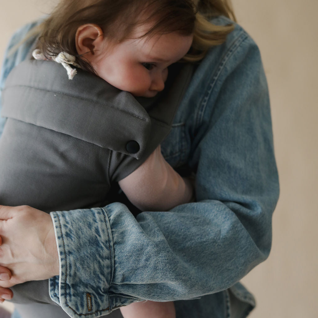 Boba Auri Baby Carrier in Grey