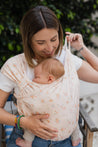 This effortless hybrid baby carrier is an ideal choice for all parents looking for a simple and convenient carrier for babies from birth to 18 months (7-35 lb or 3.2-16 kg)! Posy