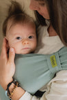 This effortless hybrid baby carrier is an ideal choice for all parents looking for a simple and convenient carrier for babies from birth to 18 months (7-35 lb or 3.2-16 kg)! Sea Mist