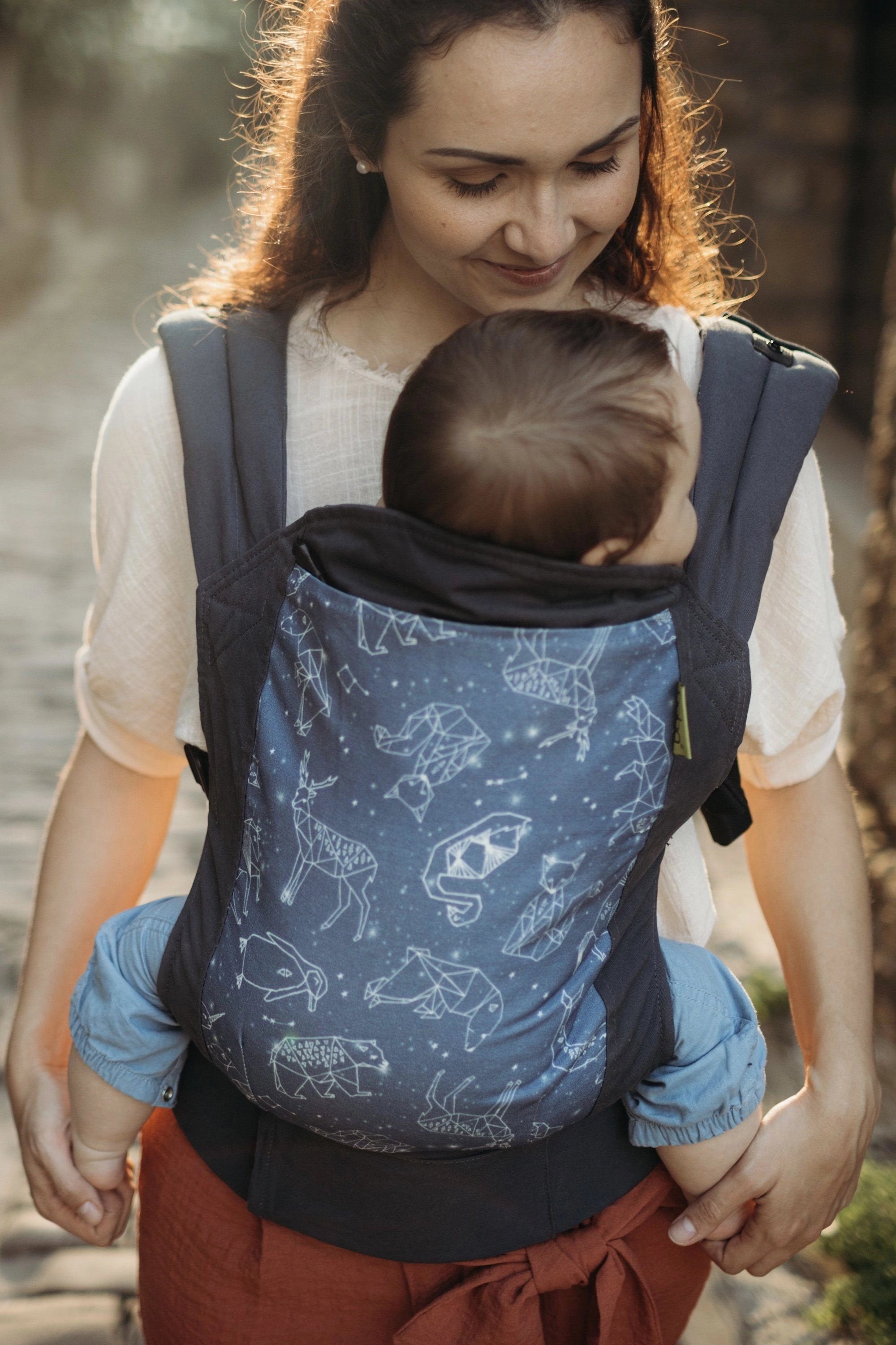 Boba Classic Baby Carrier - With its streamlined, minimalist design, this trusted original offers exactly what you need without any extras. Comfortable and convenient, it works best for babies 4-24 months or 7-45 Ibs, and includes an infant insert for newborns. Constellation