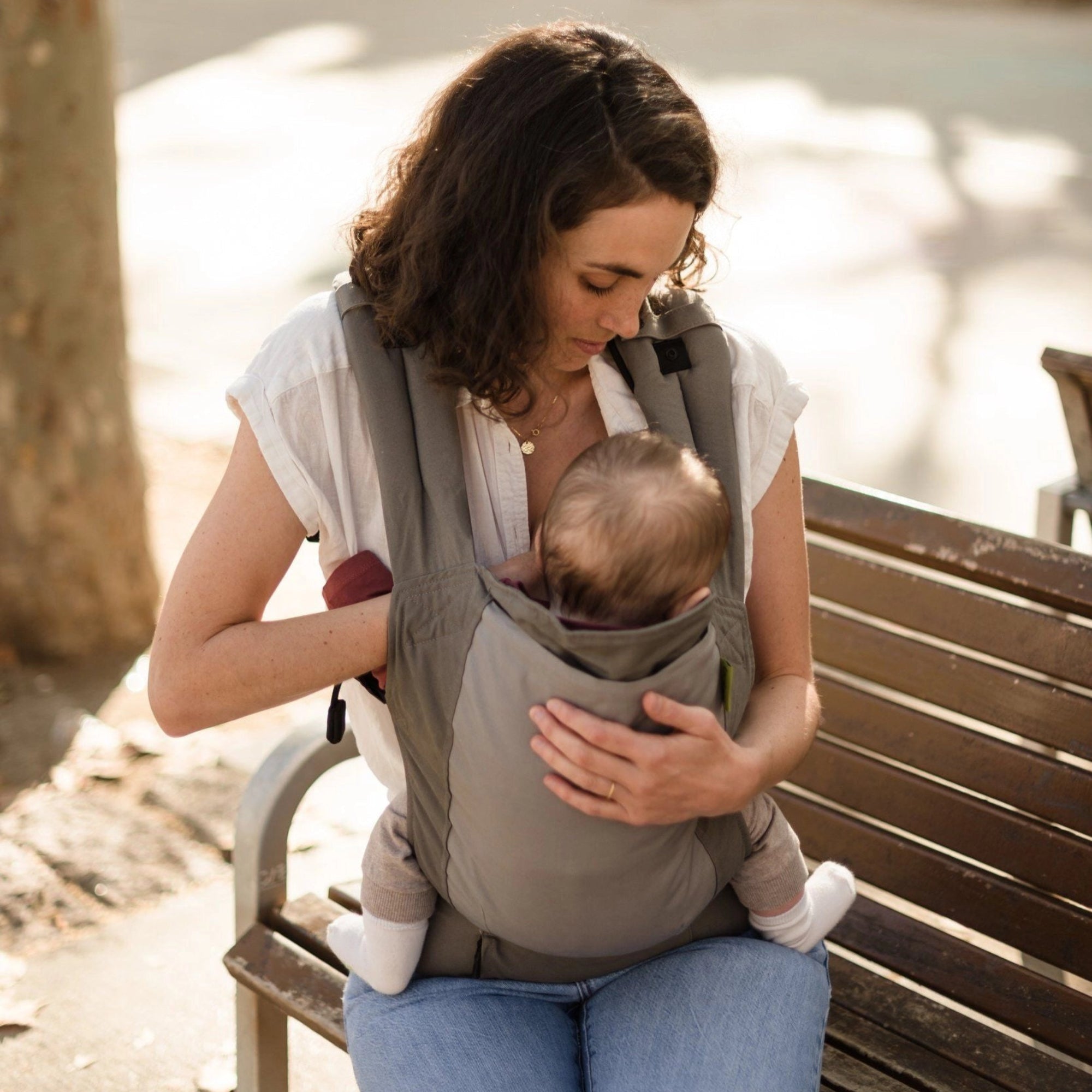 Boba Classic Baby Carrier - With its streamlined, minimalist design, this trusted original offers exactly what you need without any extras. Comfortable and convenient, it works best for babies 4-24 months or 7-45 Ibs, and includes an infant insert for newborns. Dusk