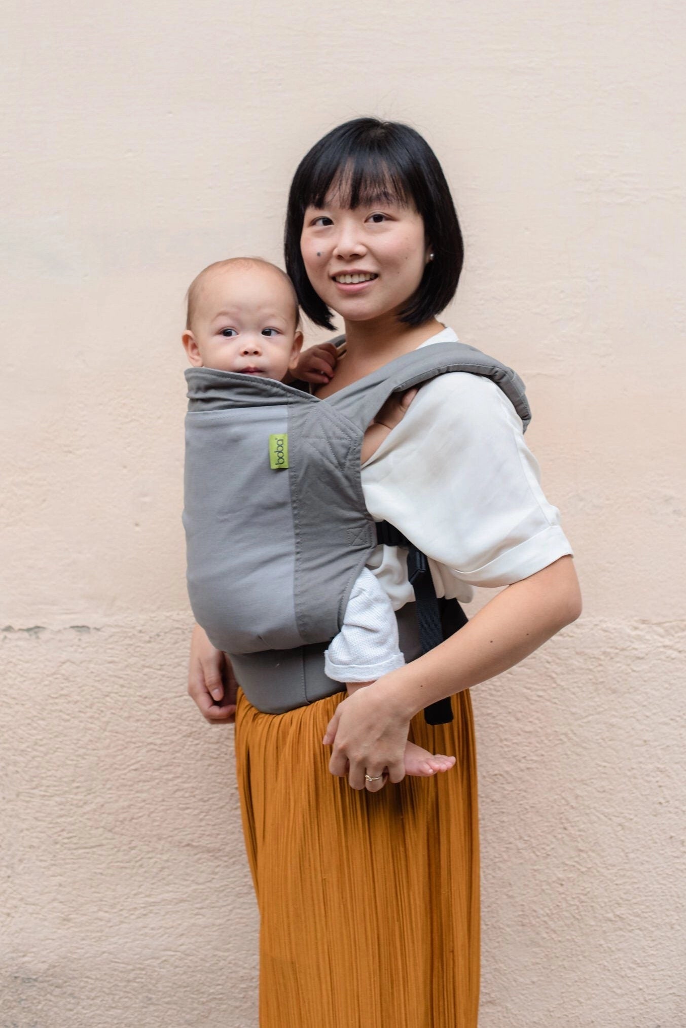 Boba Classic Baby Carrier - With its streamlined, minimalist design, this trusted original offers exactly what you need without any extras. Comfortable and convenient, it works best for babies 4-24 months or 7-45 Ibs, and includes an infant insert for newborns. Dusk