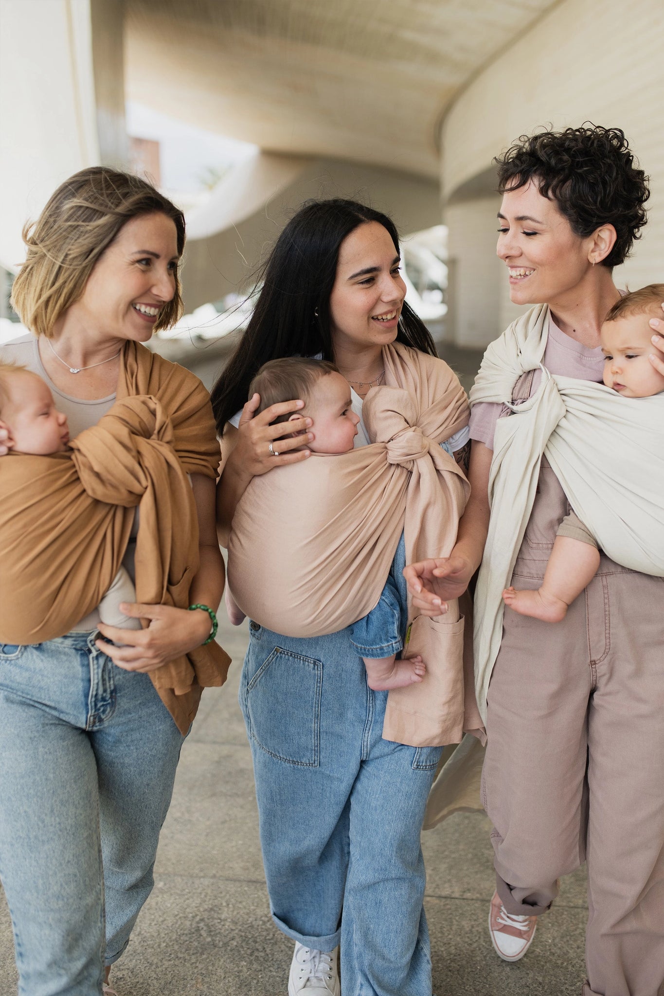 A Boba Ring Sling Baby Carrier made from a unique linen bamboo viscose fabric blend, perfect for all seasons. Lightweight and breathable, it stores compactly, ideal for newborn snuggles to toddler ups and downs (8 - 35Ibs).  Peony Pink