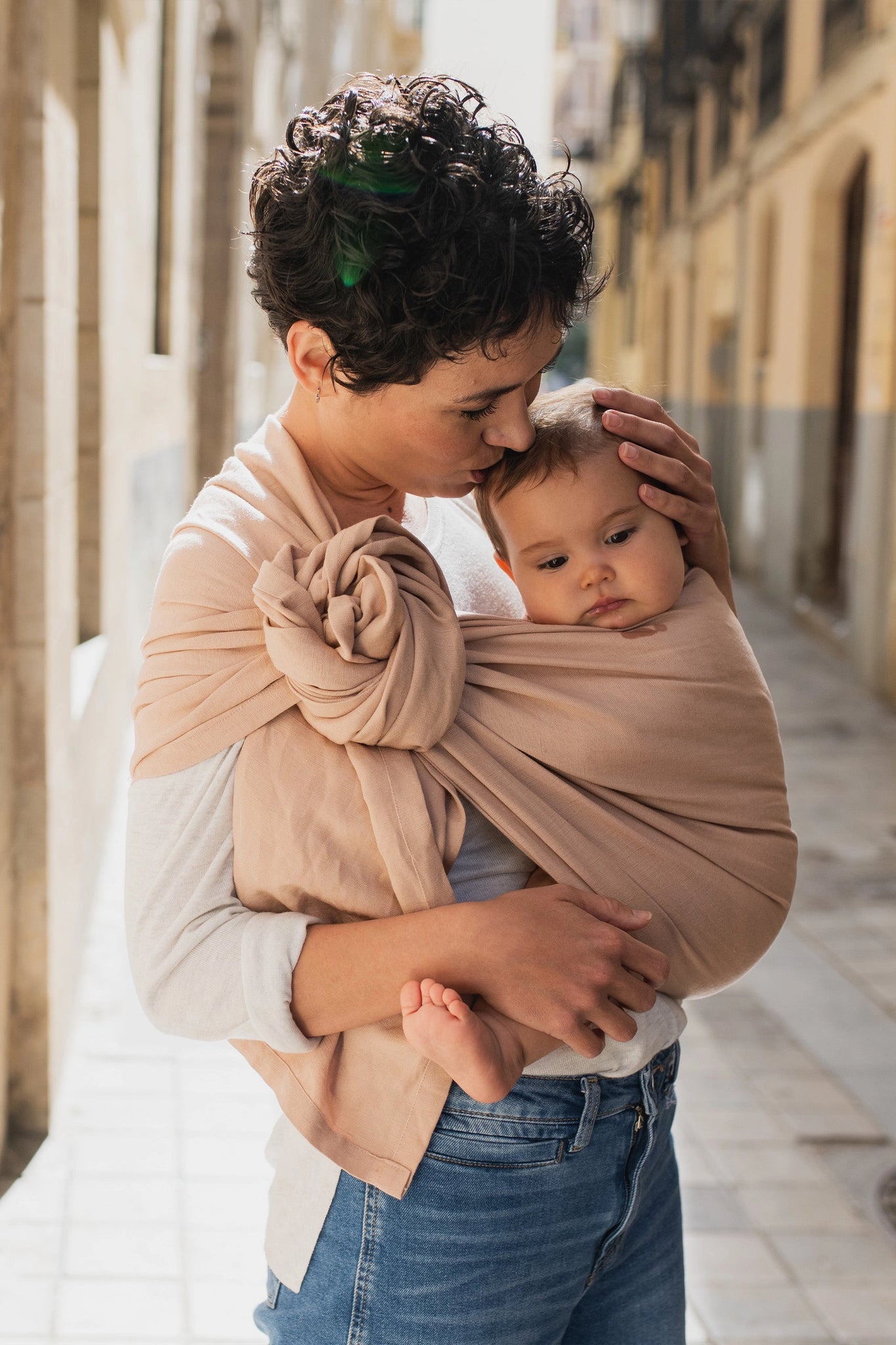 A Boba Ring Sling Baby Carrier made from a unique linen bamboo viscose fabric blend, perfect for all seasons. Lightweight and breathable, it stores compactly, ideal for newborn snuggles to toddler ups and downs (8 - 35Ibs).  Peony Pink