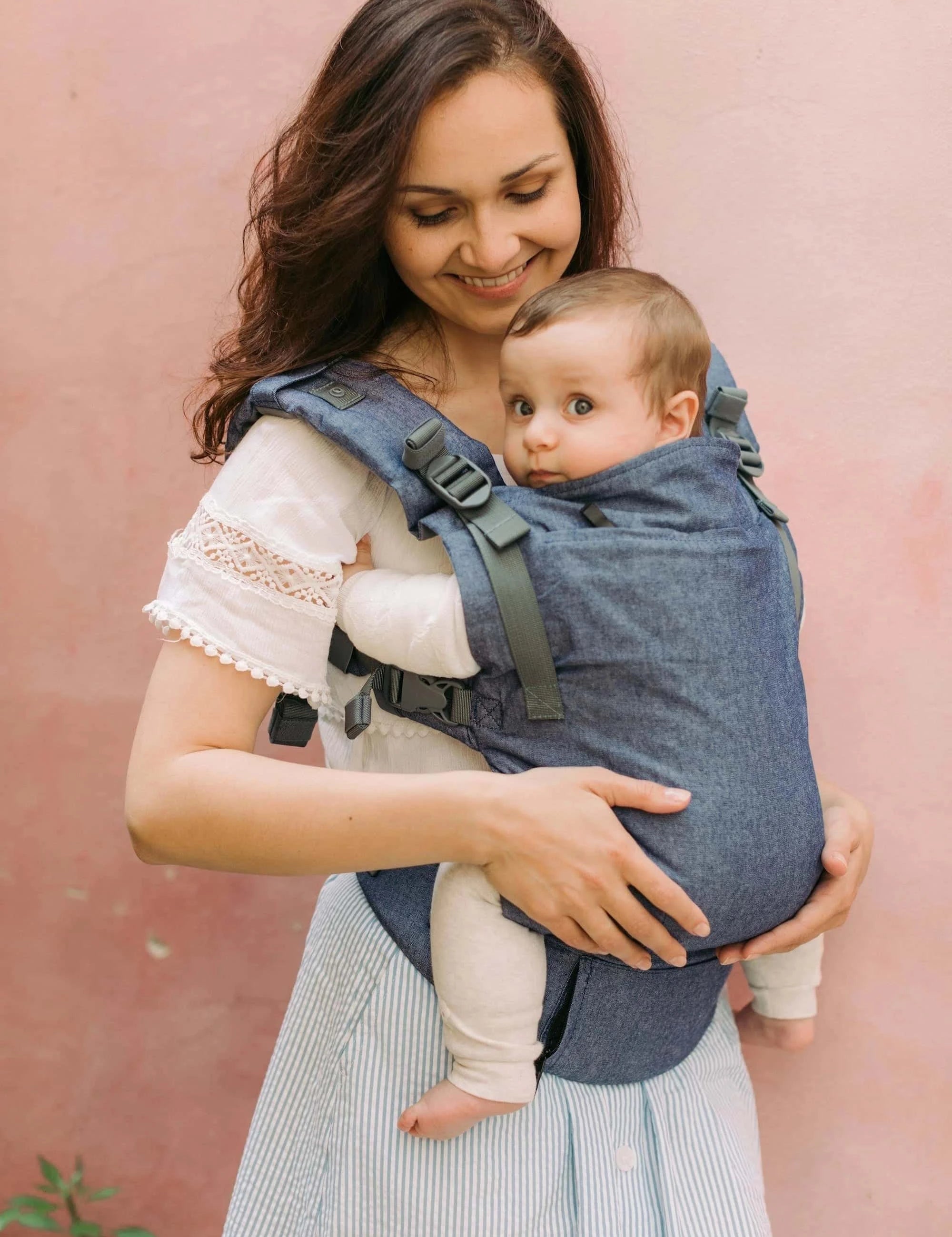 Boba X - The all-in-one baby carrier designed to last from birth to toddlerhood (0-36+ months or 7-45 lbs). Versatile and fully adjustable in width and height for a perfect fit. Chambray