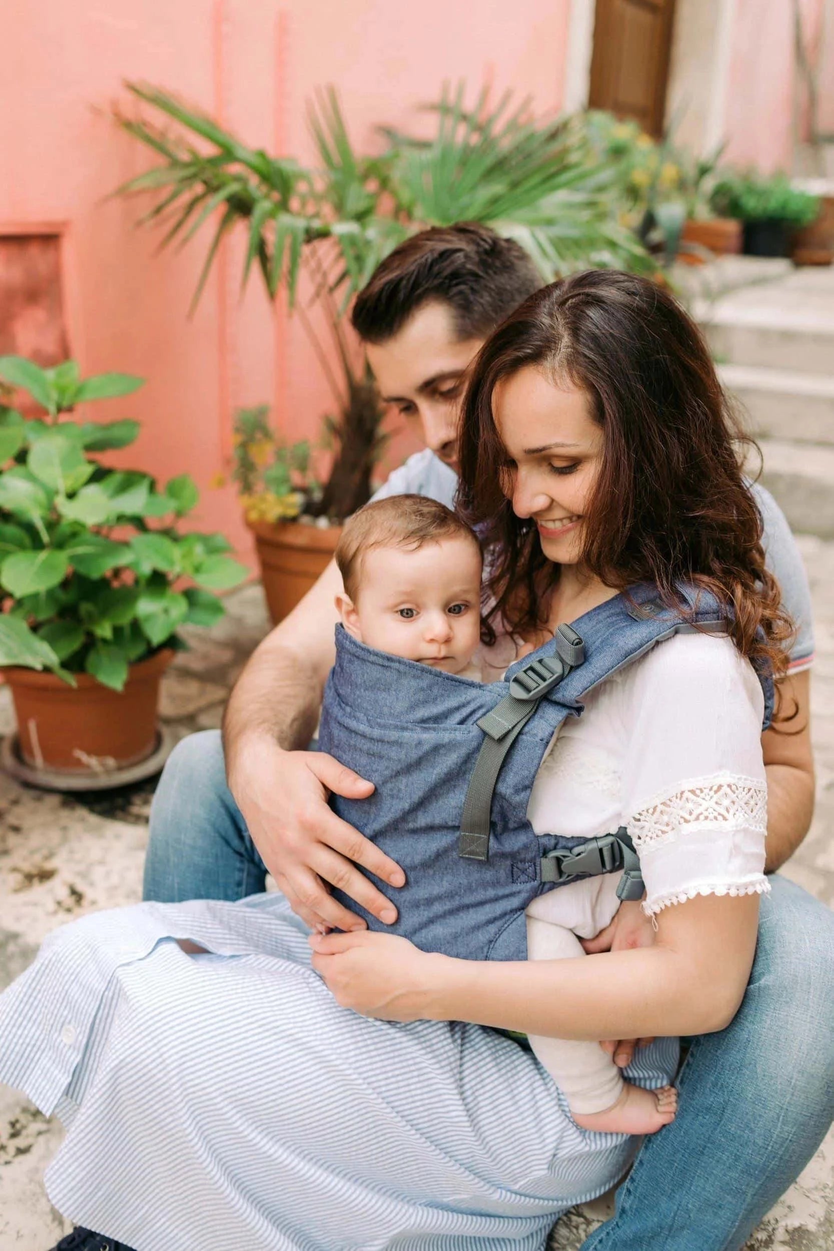 Boba X - The all-in-one baby carrier designed to last from birth to toddlerhood (0-36+ months or 7-45 lbs). Versatile and fully adjustable in width and height for a perfect fit. Chambray