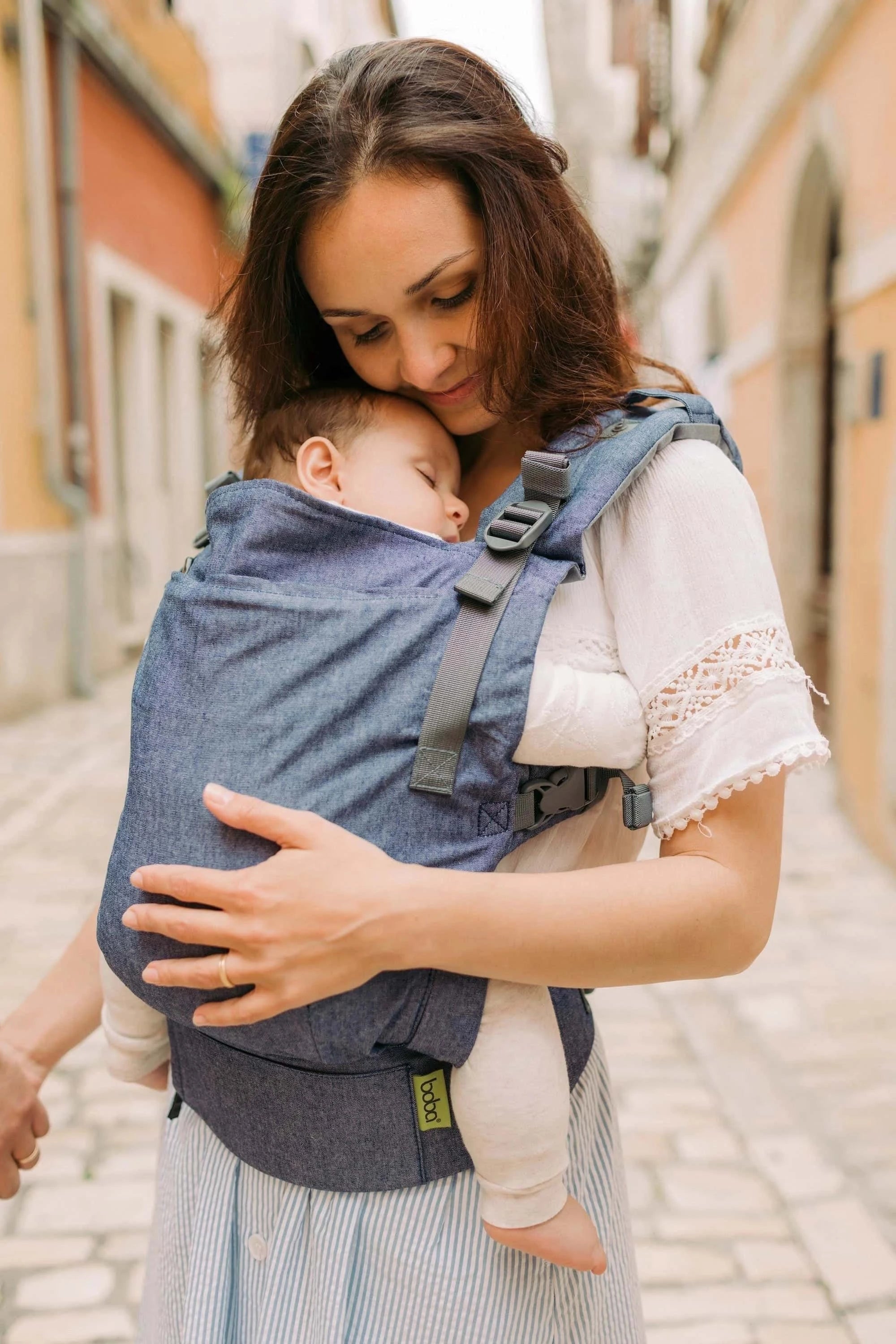 Boba X - The all-in-one baby carrier designed to last from birth to toddlerhood (0-36+ months or 7-45 lbs). Versatile and fully adjustable in width and height for a perfect fit. Chambray