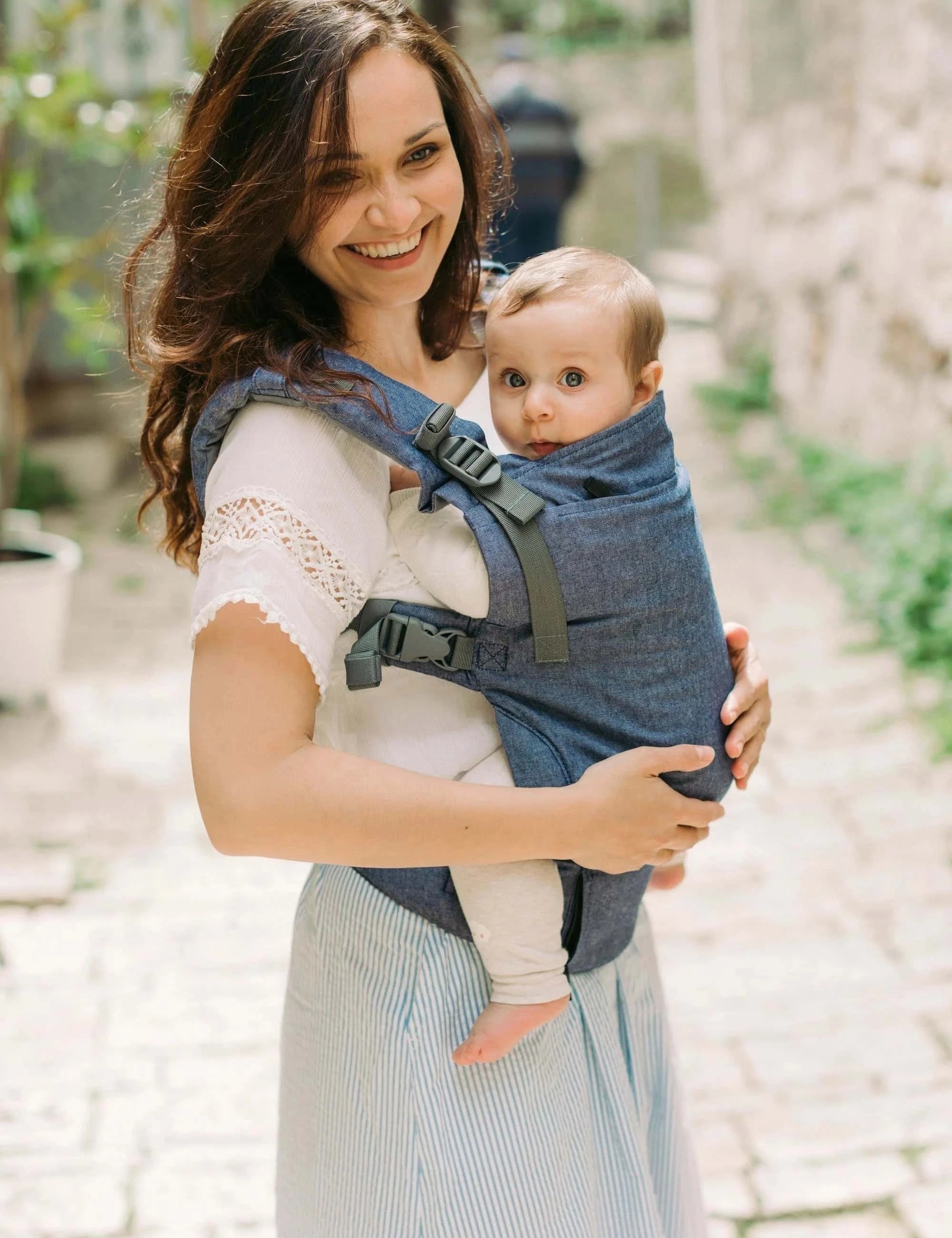Boba X - The all-in-one baby carrier designed to last from birth to toddlerhood (0-36+ months or 7-45 lbs). Versatile and fully adjustable in width and height for a perfect fit. Chambray