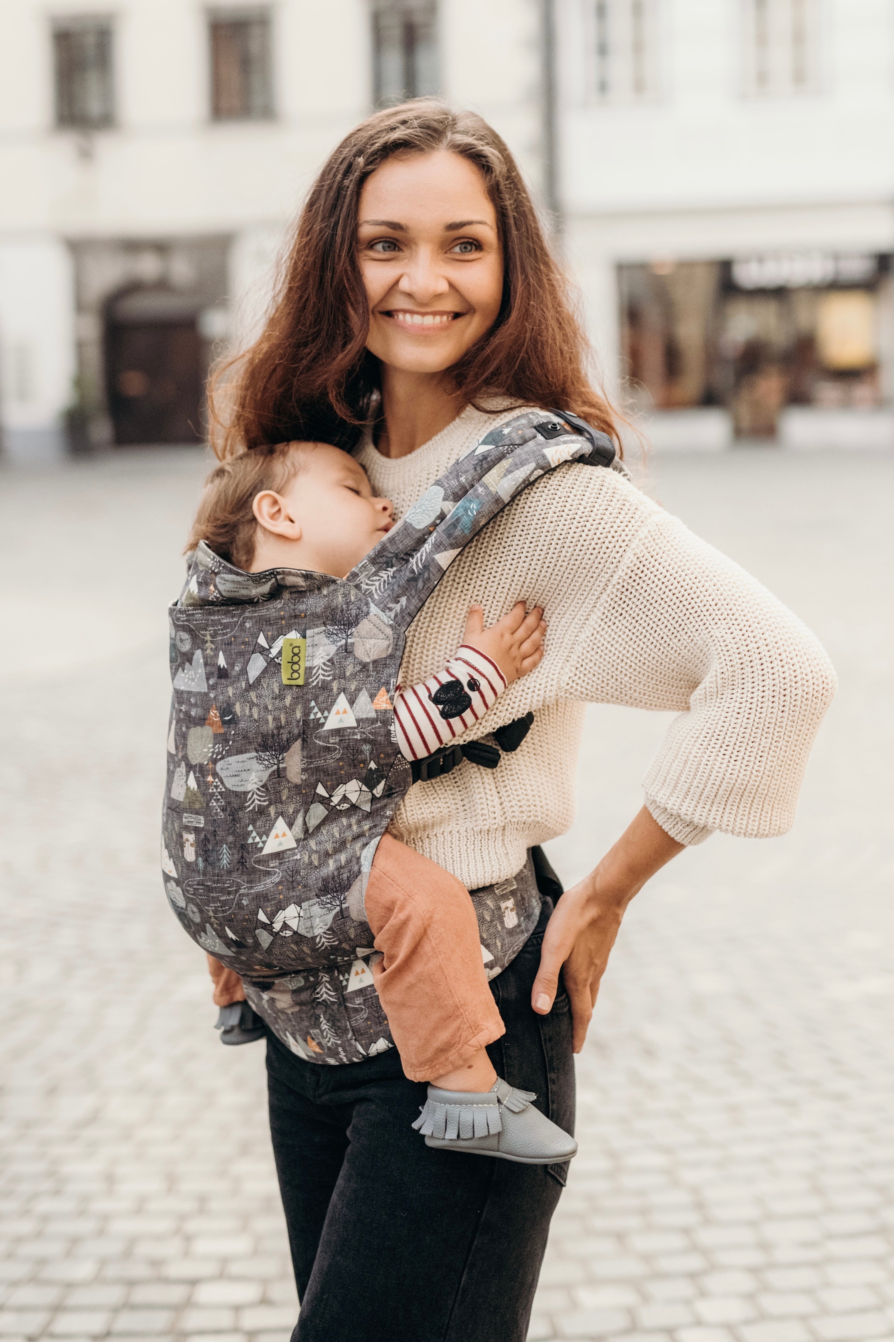 Boba classic baby carrier Max's Map. Our streamlined soft structured baby carrier is designed to go and grow with your little one. This ergonomic front facing baby carrier is ready to use from infant to toddler.