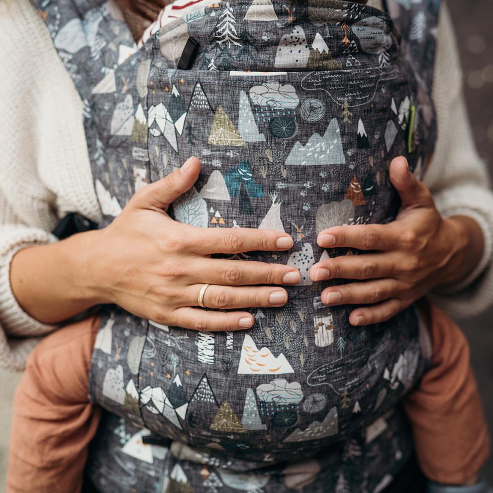 Boba classic baby carrier Max's Map. Our streamlined soft structured baby carrier is designed to go and grow with your little one. This ergonomic front facing baby carrier is ready to use from infant to toddler.