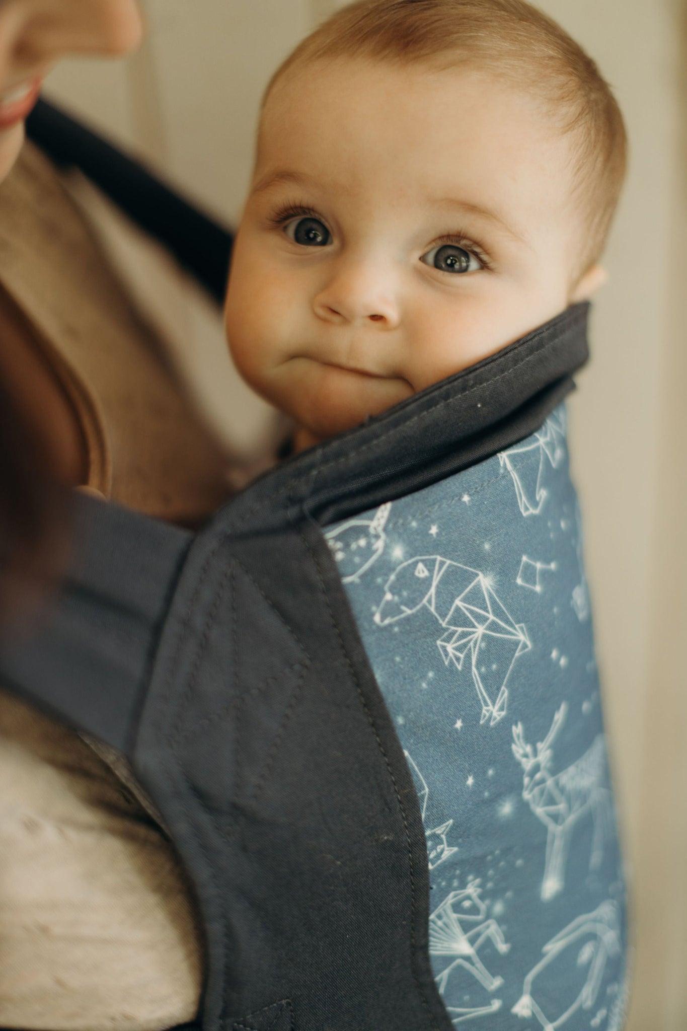 Boba classic baby carrier Constellation. Our streamlined soft structured baby carrier is designed to go and grow with your little one. This ergonomic front facing baby carrier is ready to use from infant to toddler.